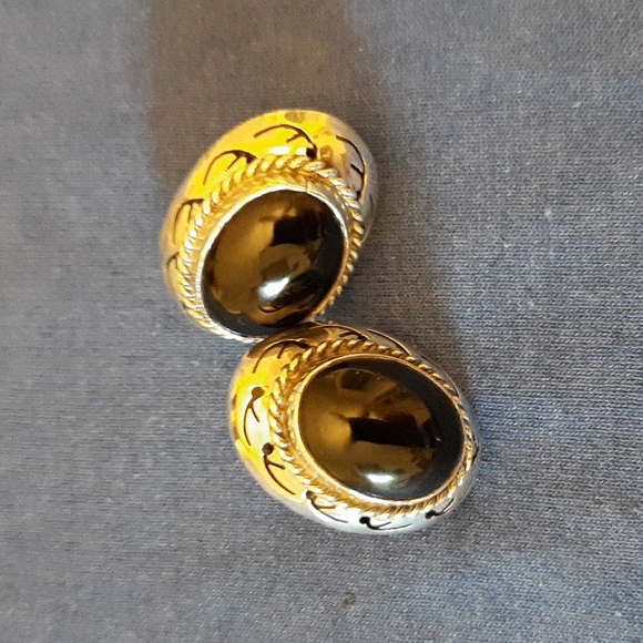 Sterling silver pierced earrings - Picture 1 of 2